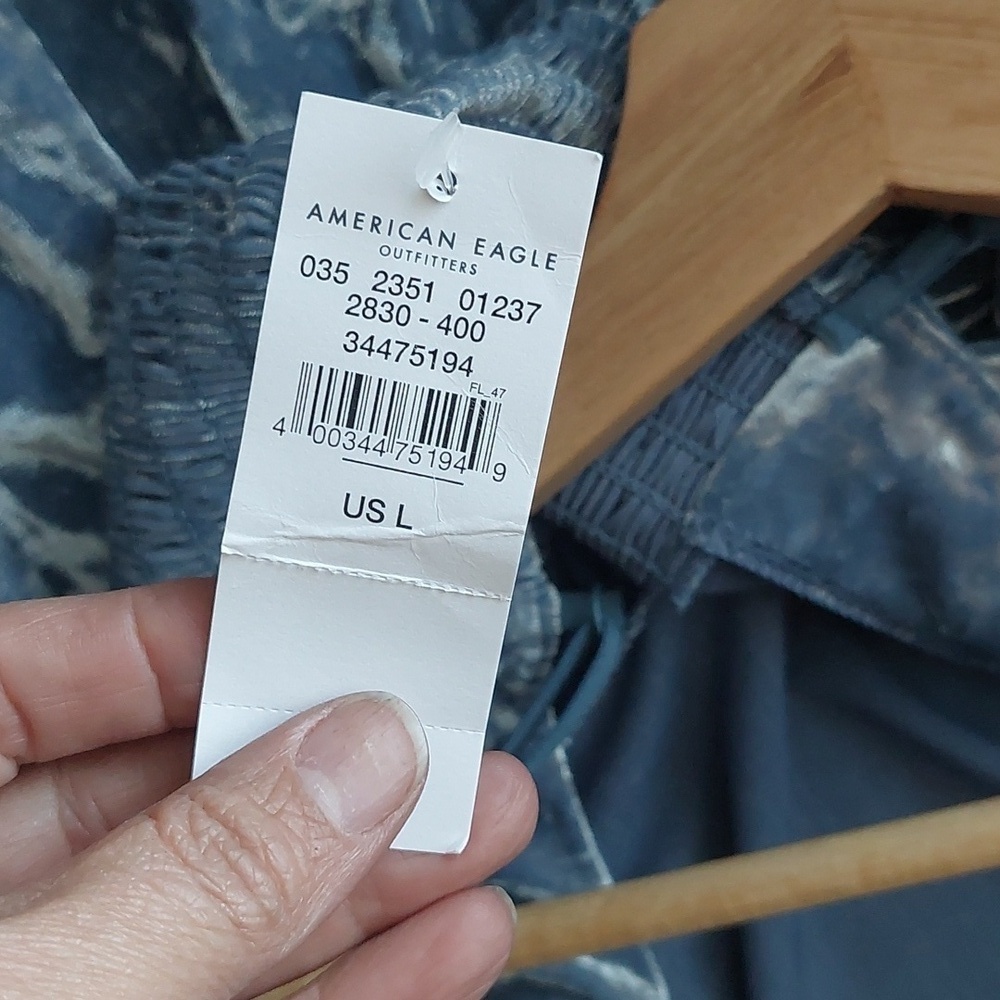 New American Eagle Crushed Blue velvet Tiered Ruffle tank Large - Picture 4 of 4